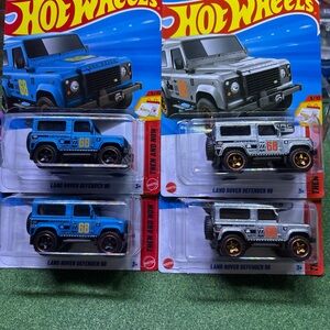 Hot wheels exclusives Land Rover Defender 90 - Blue and Silver